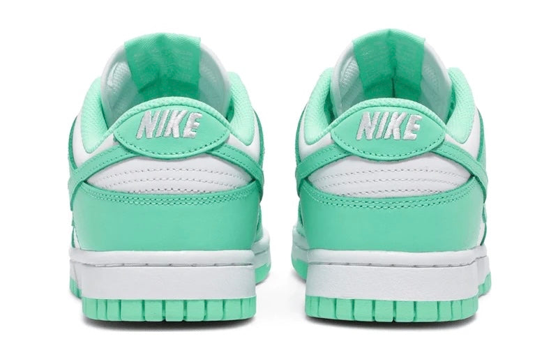 NIKE DUNK LOW GREEN GLOW (W)